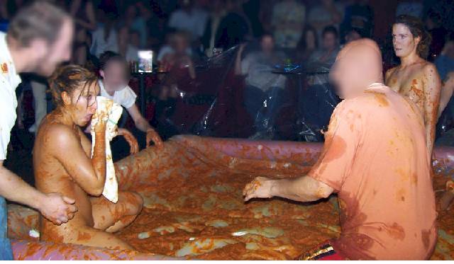 sample foxyboxing20pic8.jpg (56471 bytes)