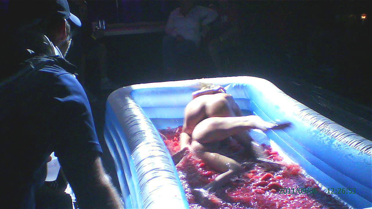 sample foxyboxing20pic12.jpg (43670 bytes)