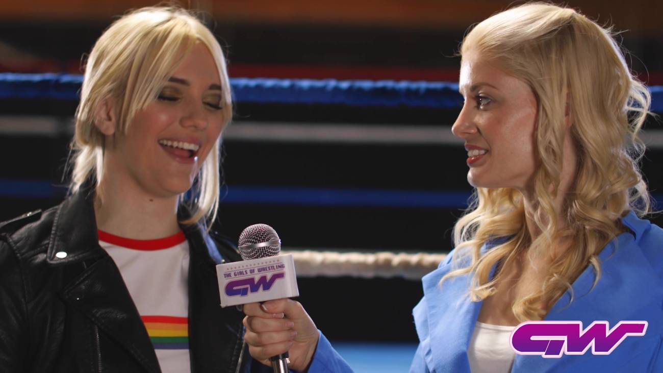 sample ultsurrenderfoxpic5.jpg (30412 bytes)